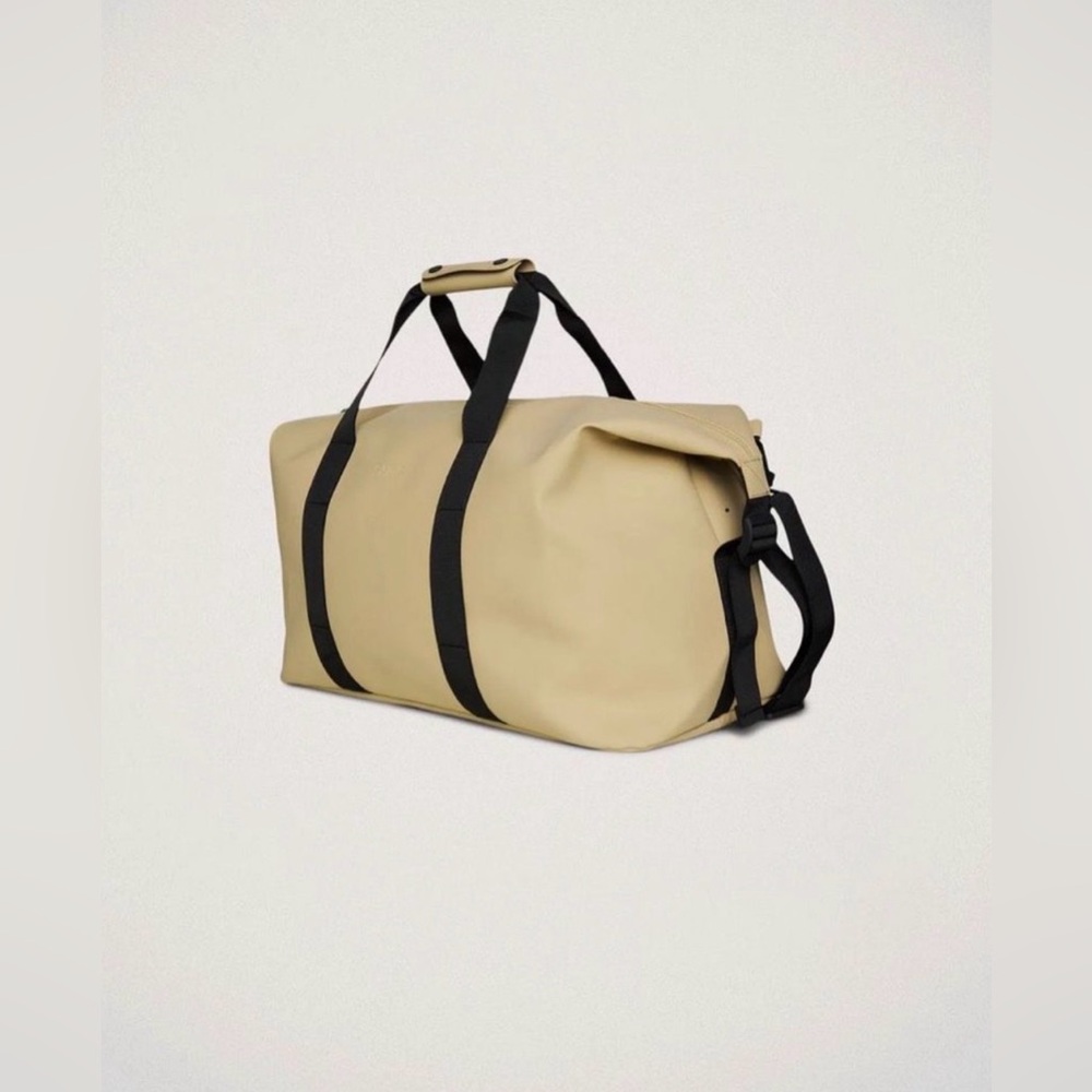 NEW Rains Hilo Weekend Bag In SAND Waterproof - Picture 4 of 7